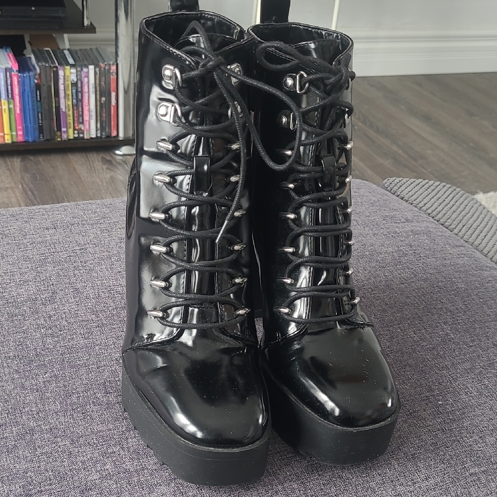 Zara Shiny Black Patent Leather Lace-Up Women's Boots